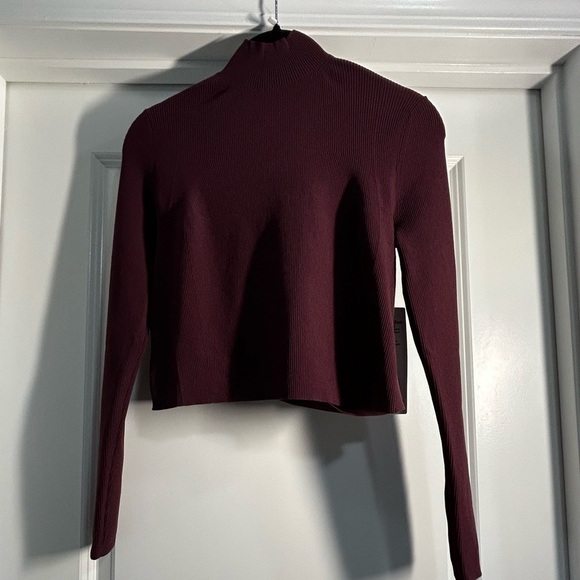 Lululemon Athletica Garnet Ribbed-Knit Twist Back Mockneck Sweater. - Picture 5 of 10